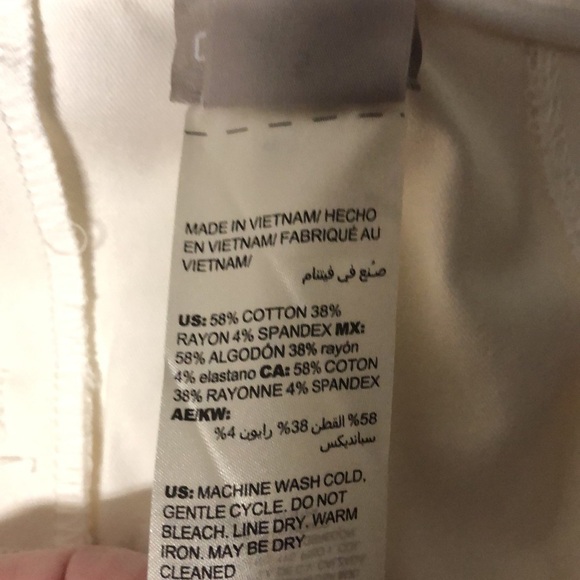 CHICO’S Secret Stretch White Shorts - Picture 11 of 11